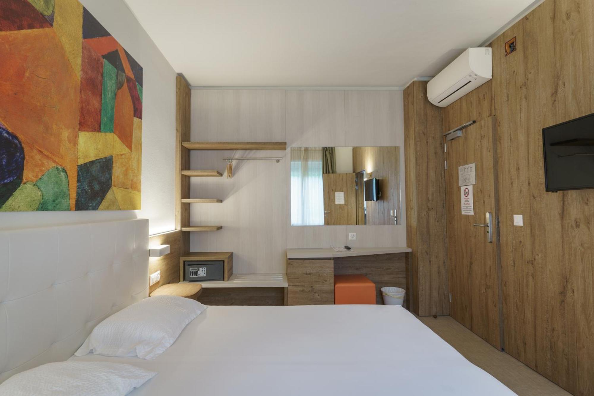 Hotel Morgana Мендризио Екстериор снимка